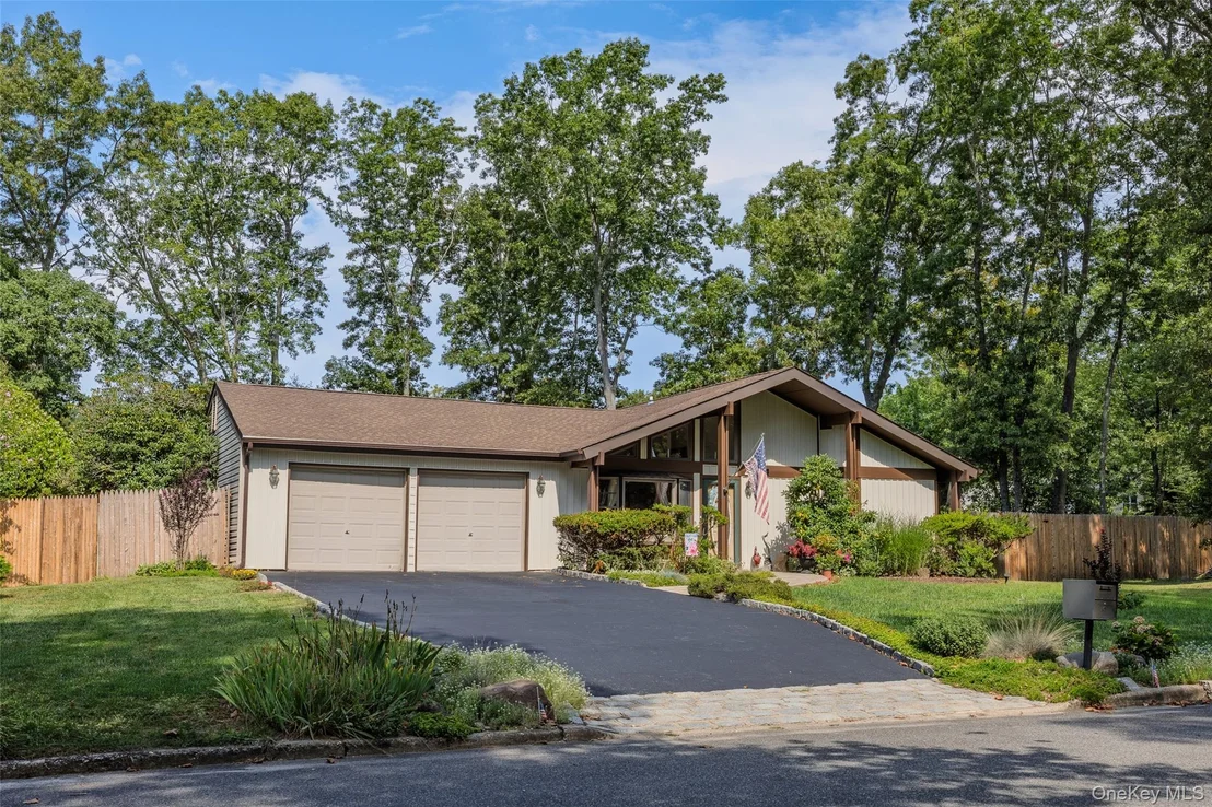 Photo of 24 Yosemite Lane