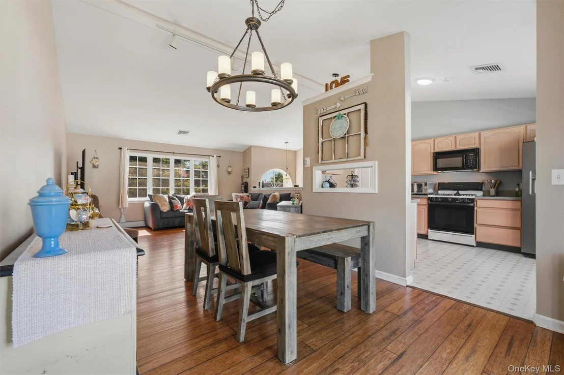 Photo of 17 Princeton Drive