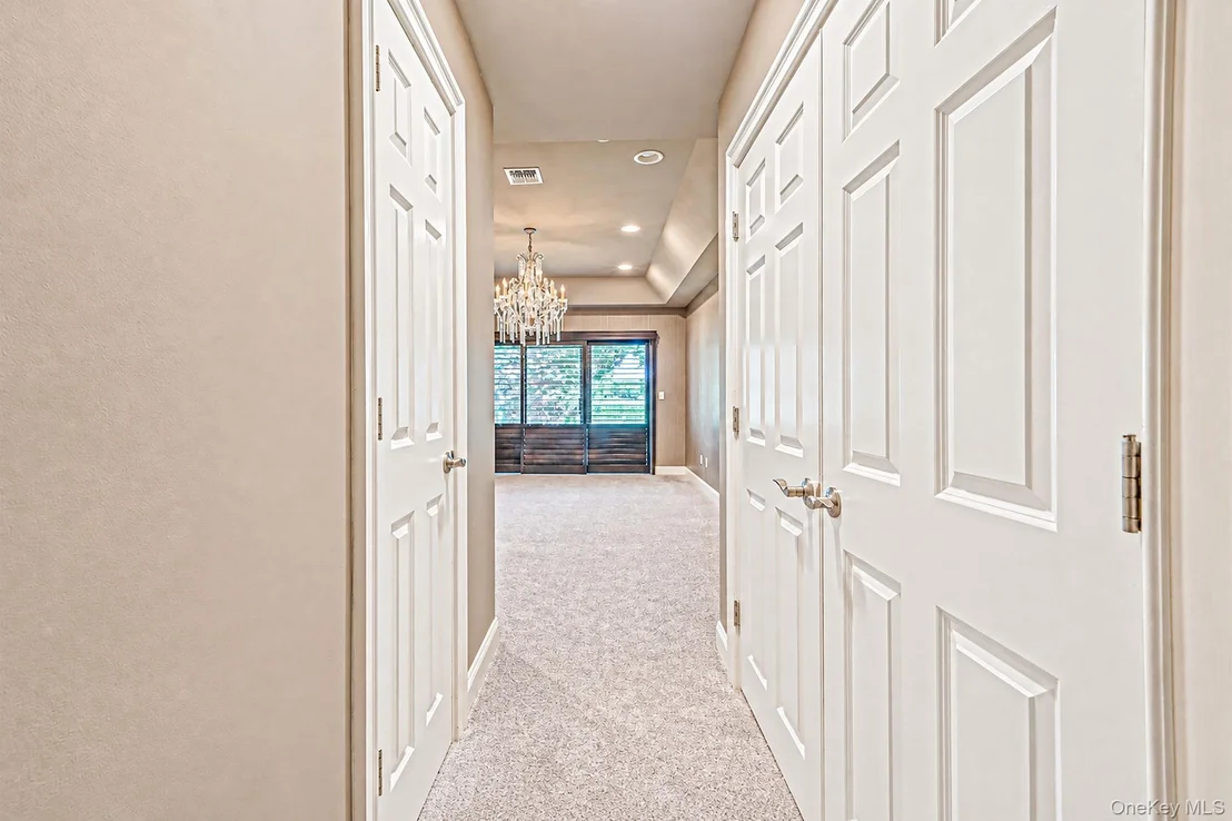 Photo of 6 Hamlet Drive