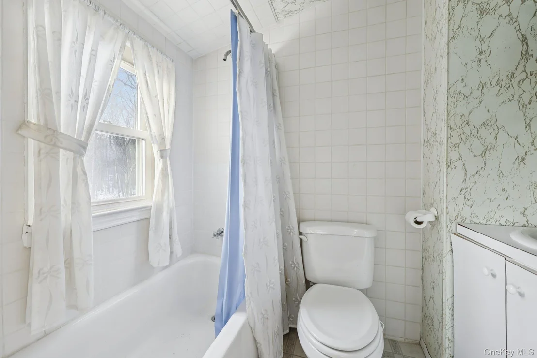 Photo of 375 Laurel Road