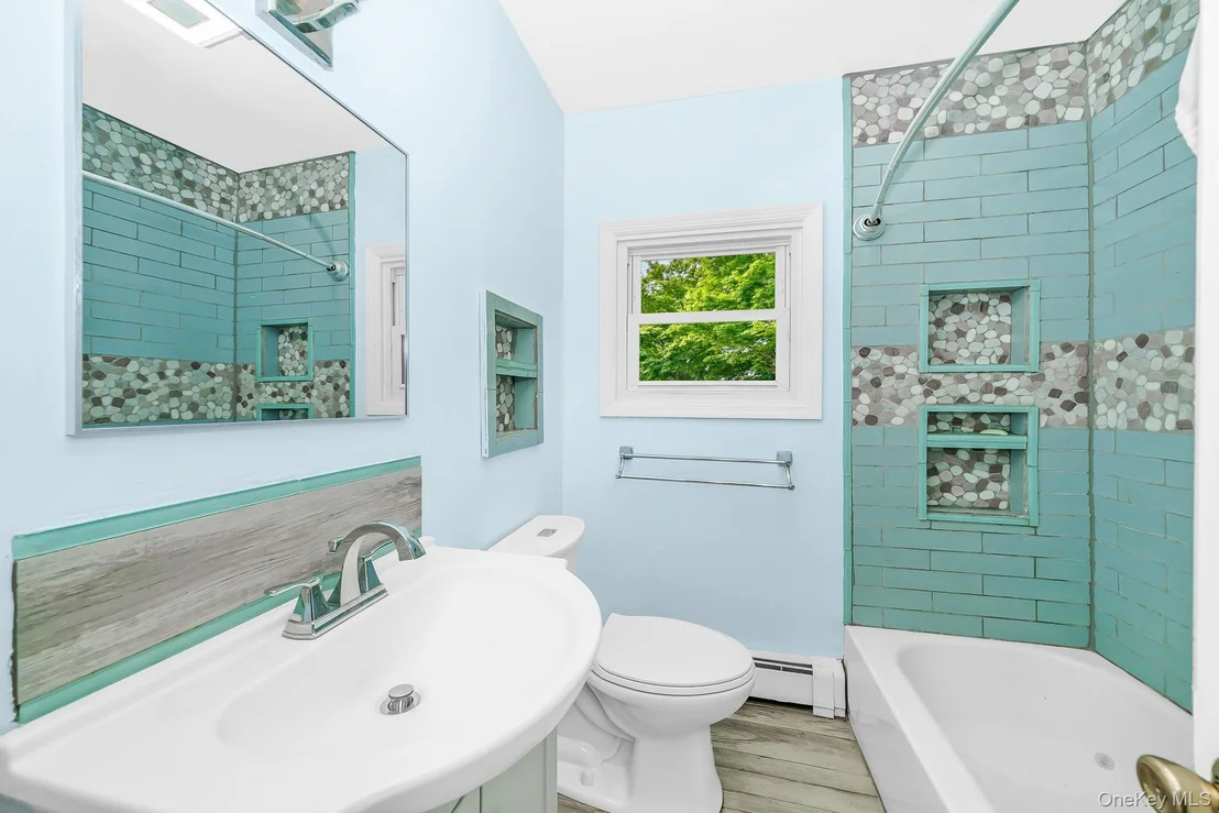 Photo of 7 Laurelton Avenue