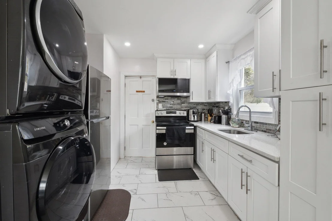 Photo of 991 Henhawk Road