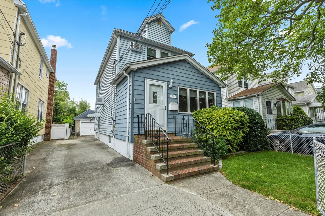 Photo of 72 Putnam Avenue