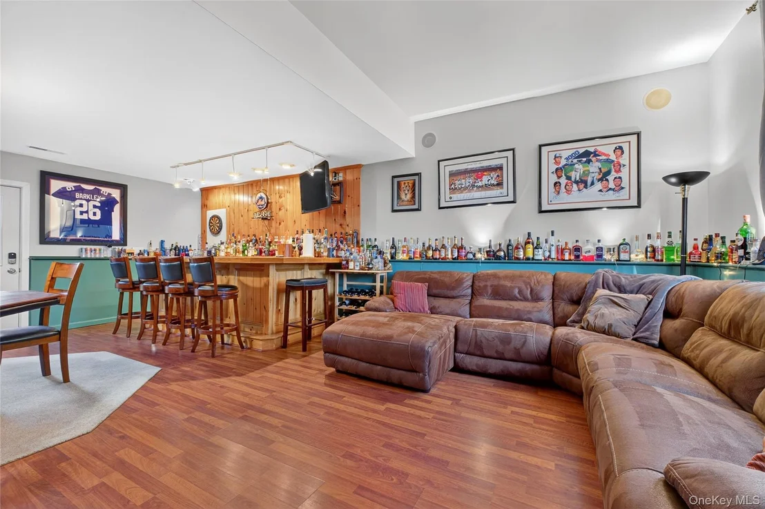 Photo of 387 Cornwall Hill Road