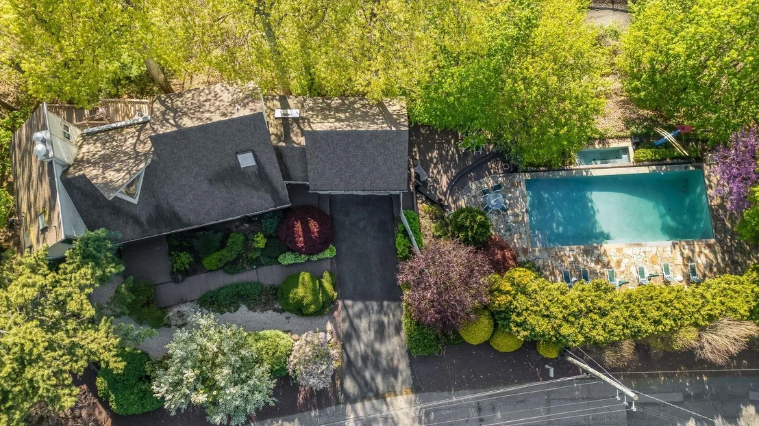 Photo of 444 River Road