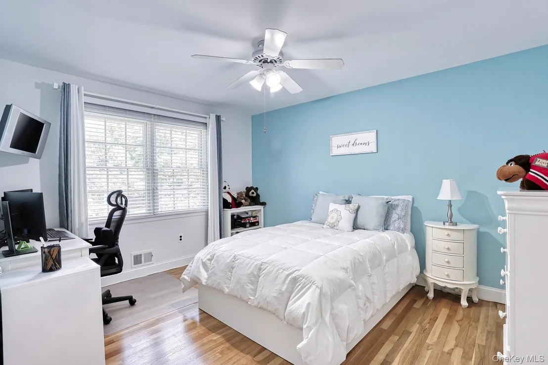 Photo of 19 Yorkshire Drive