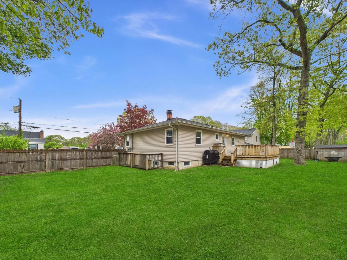 Photo of 170 Mastic Boulevard