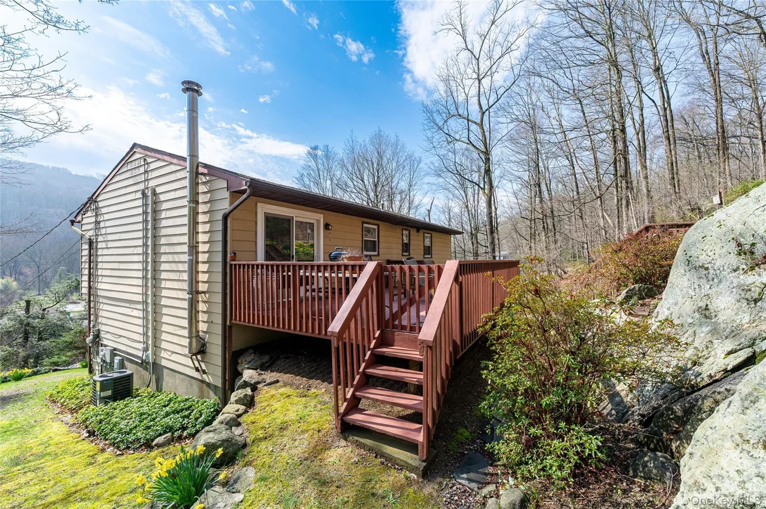 Photo of 479 Sprout Brook Road