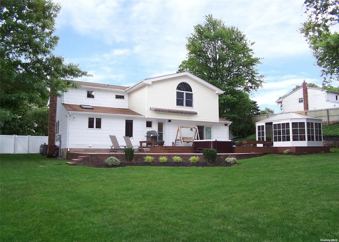 Photo of 6 Woodview Drive