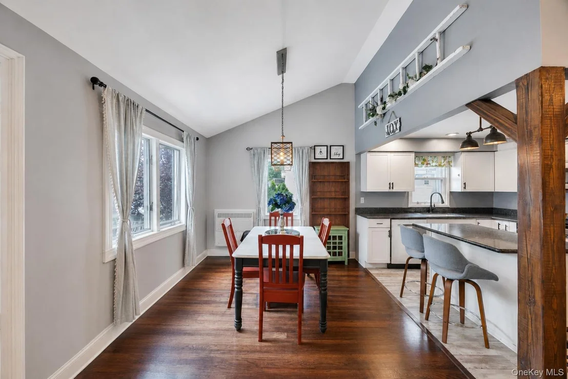 Photo of 115 Dahlia Drive