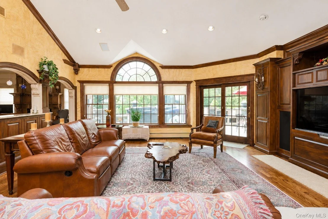 Photo of 10 Sutherland Drive