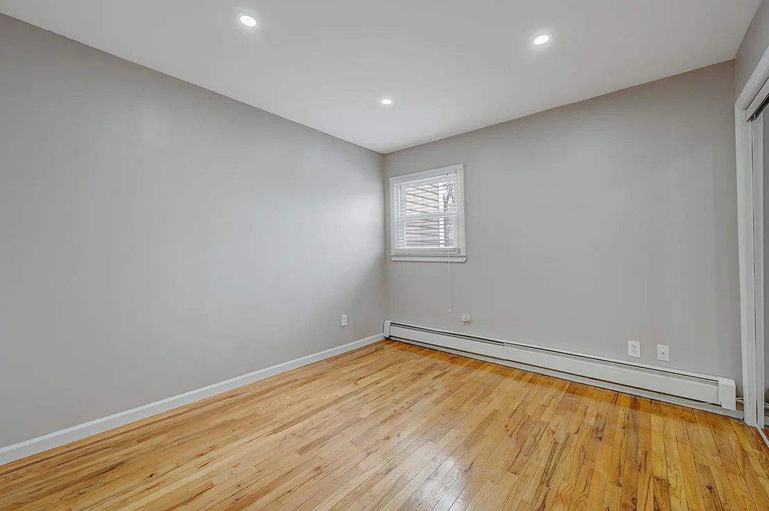 Photo of 224 Vanderbilt Boulevard