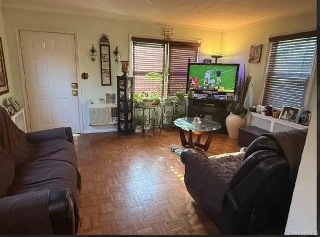 Photo of 258 Davis Avenue