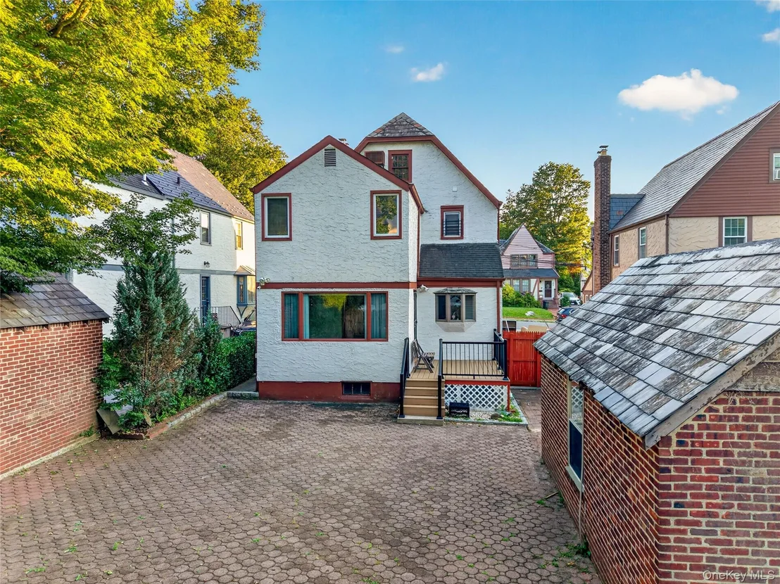 Photo of 46-19 Iris Lane