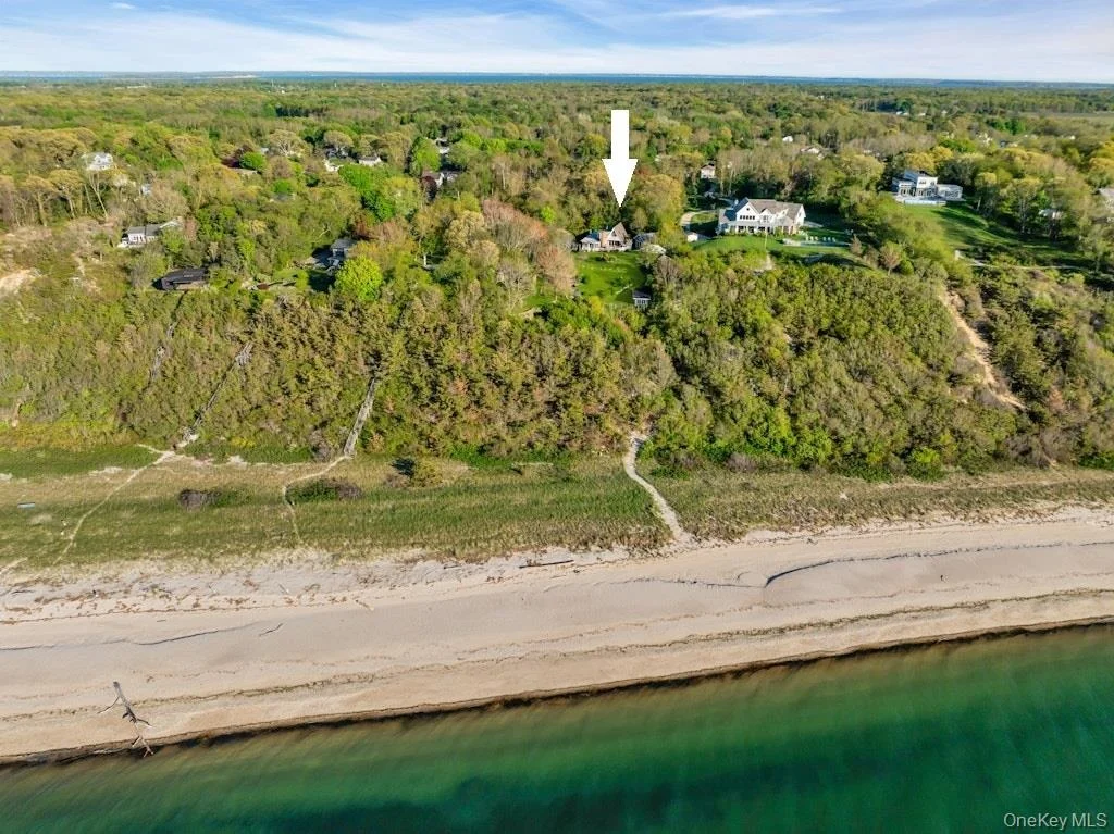Photo of 995 Red Fox Road