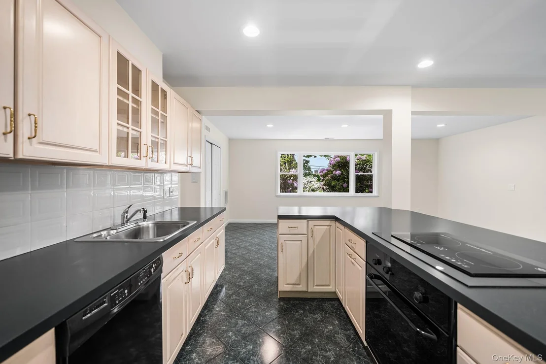 Photo of 110 Franklin Avenue