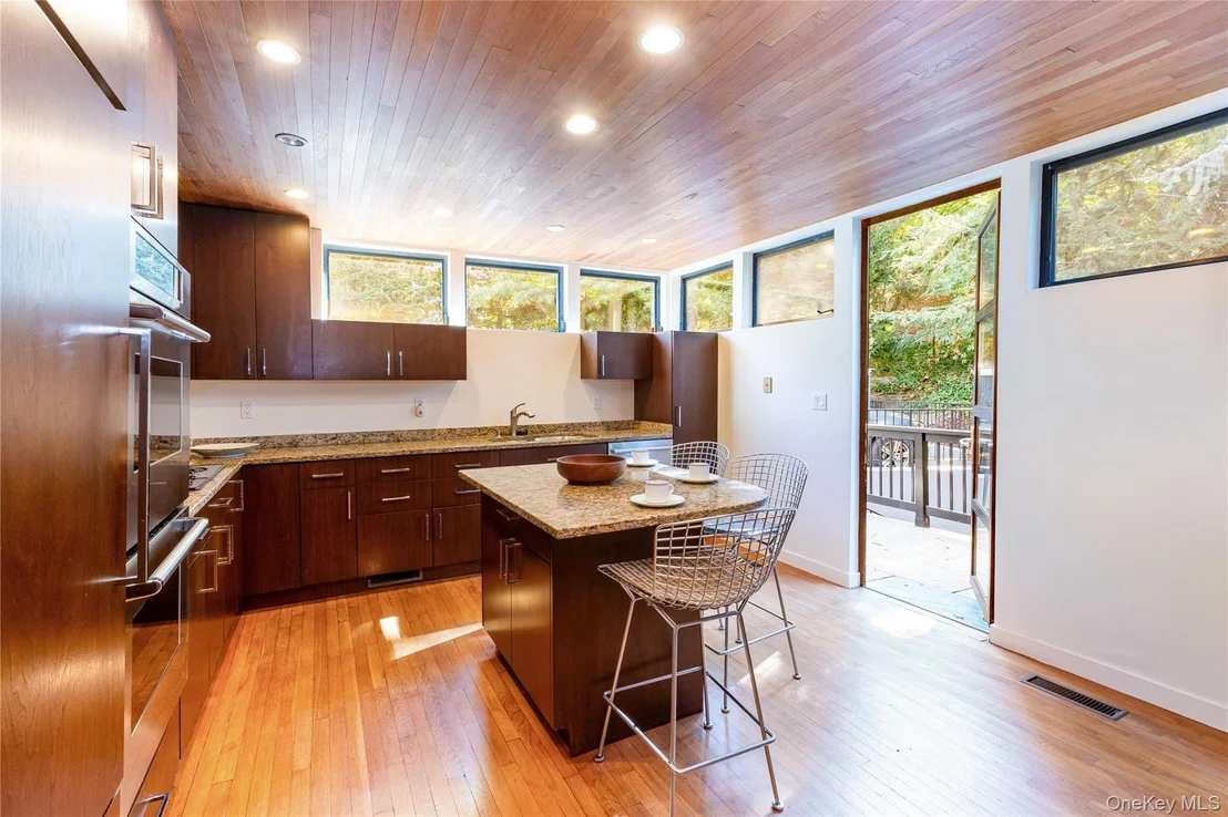 Photo of 712 Ladd Road