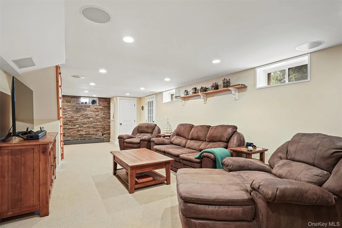 Photo of 36 Ernhofer Drive