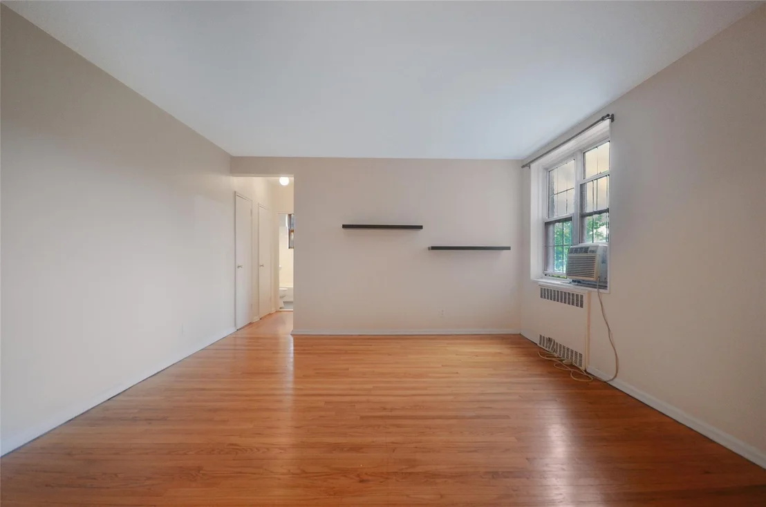 Photo of Unit A31 at 790 Bronx River Road