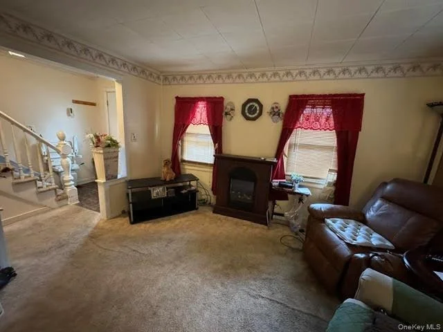 Photo of 10 Forest Avenue