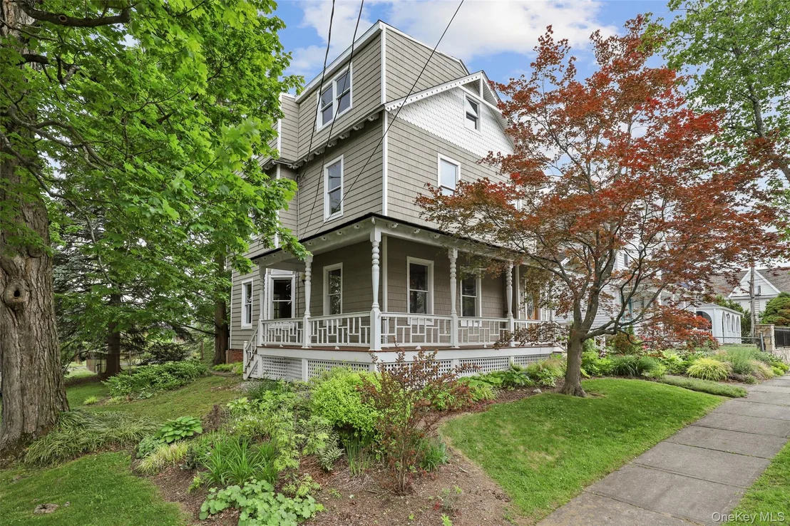 Photo of 6 Agate Avenue