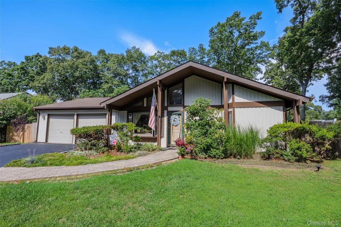 Photo of 24 Yosemite Lane