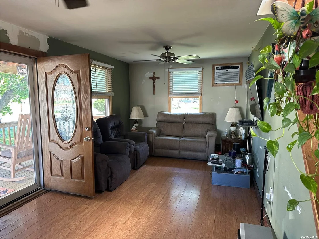 Photo of 151 Forest Avenue