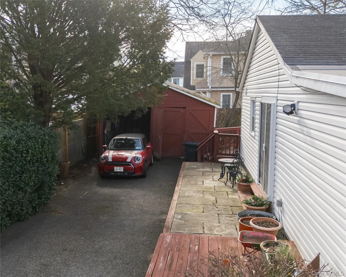 Photo of 8 Ridgeland Terrace