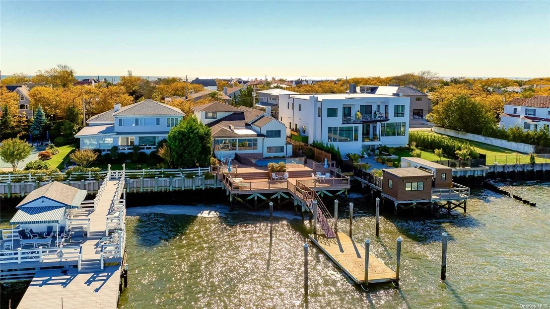 Photo of 1764 Bay Boulevard