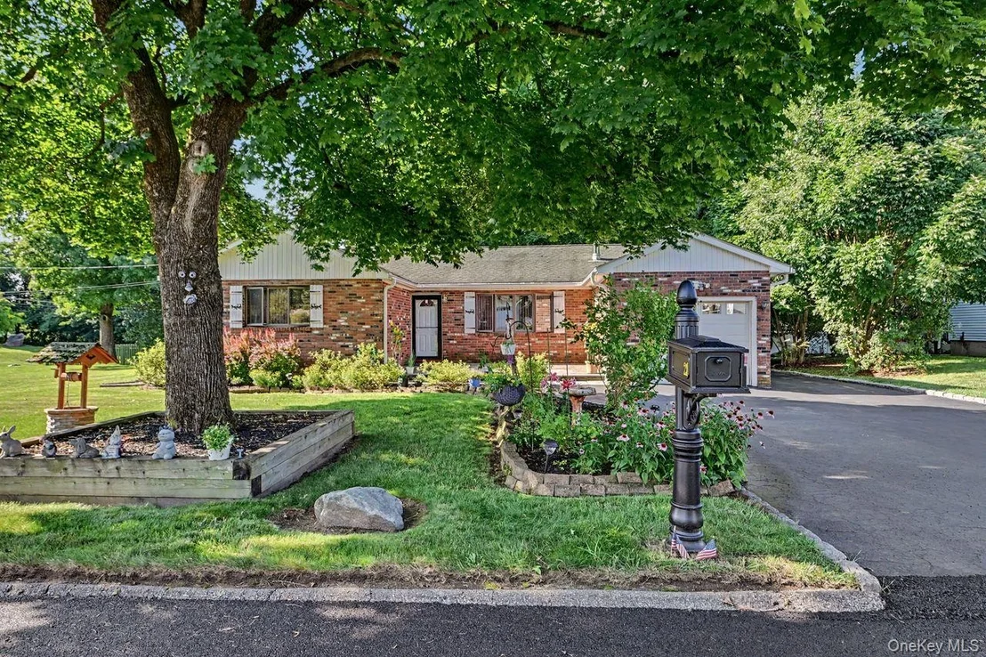 Photo of 21 Clematis Road