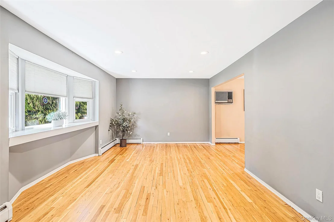 Photo of 10 Foothill Lane
