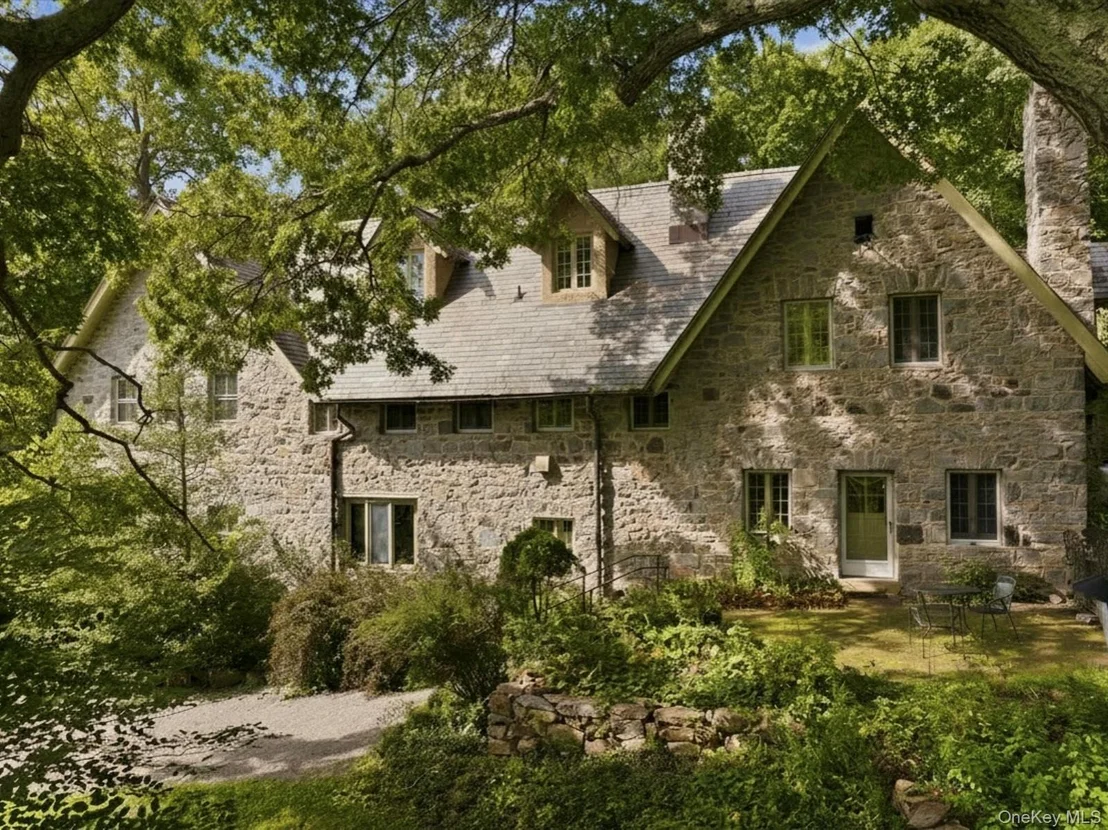Photo of 15-18 Normandy Grange