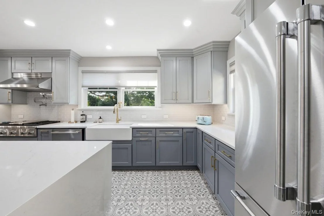 Photo of 277 Devoe Avenue