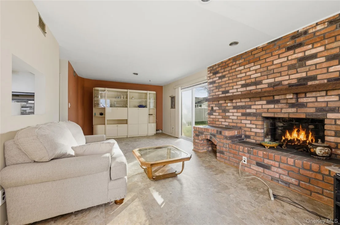 Photo of 3924 Jane Lane
