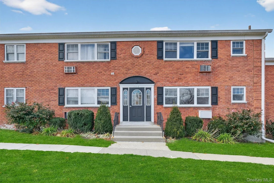 Photo of Unit F13 at 1879 Crompond Road