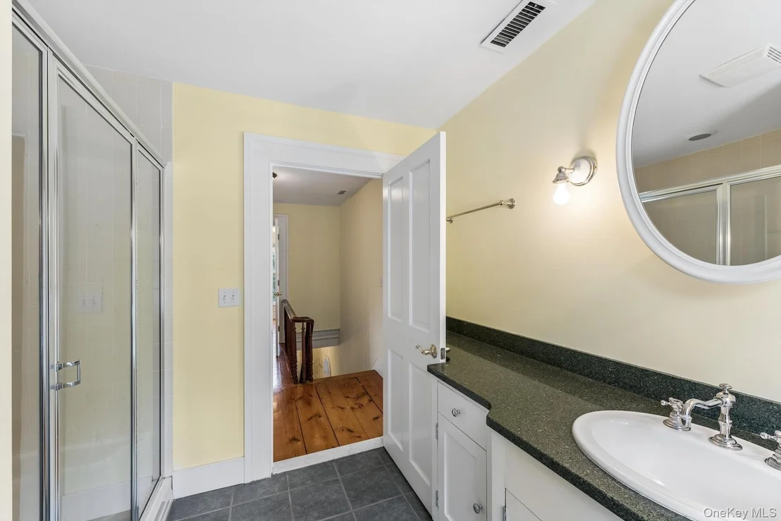 Photo of 25105 Main Road N