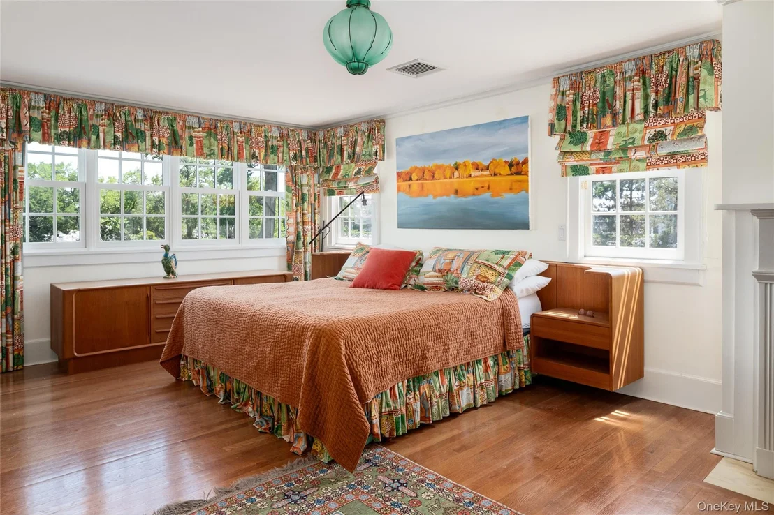 Photo of 87 Hix Avenue