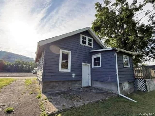 Photo of 23 Travis Ave