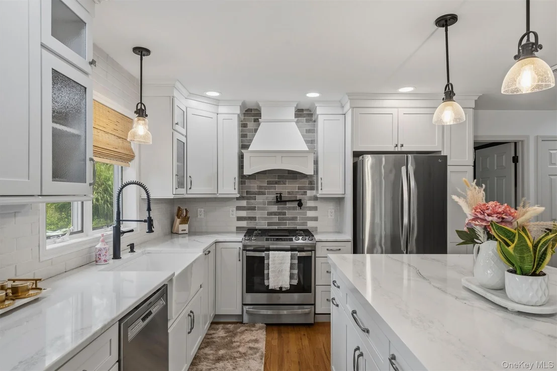 Photo of 412 Laroe Road