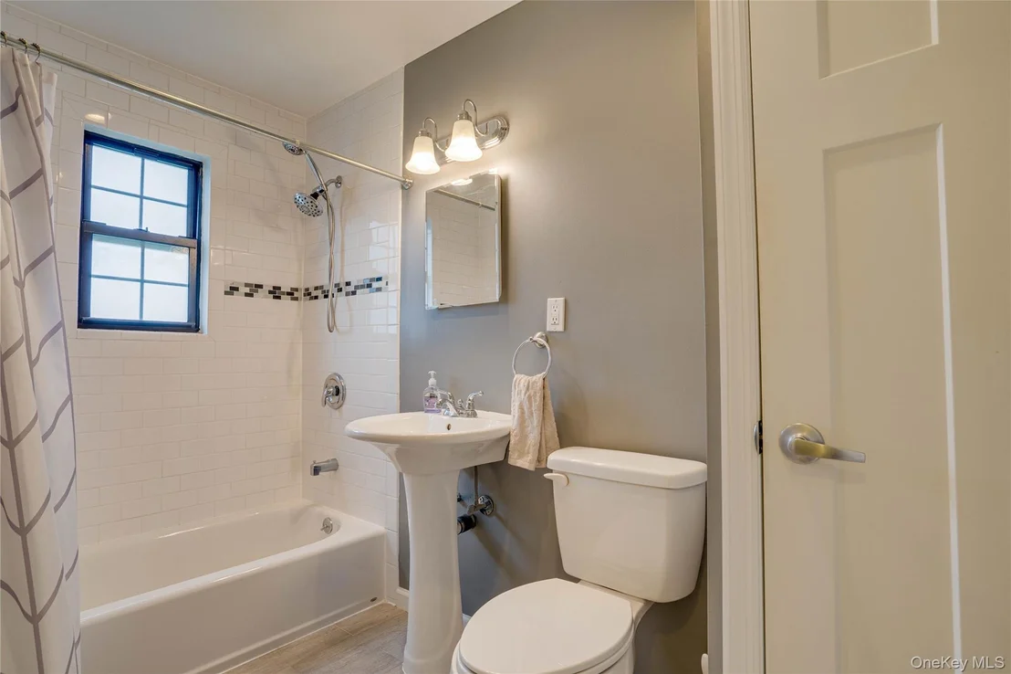 Photo of 211 Mariners Way