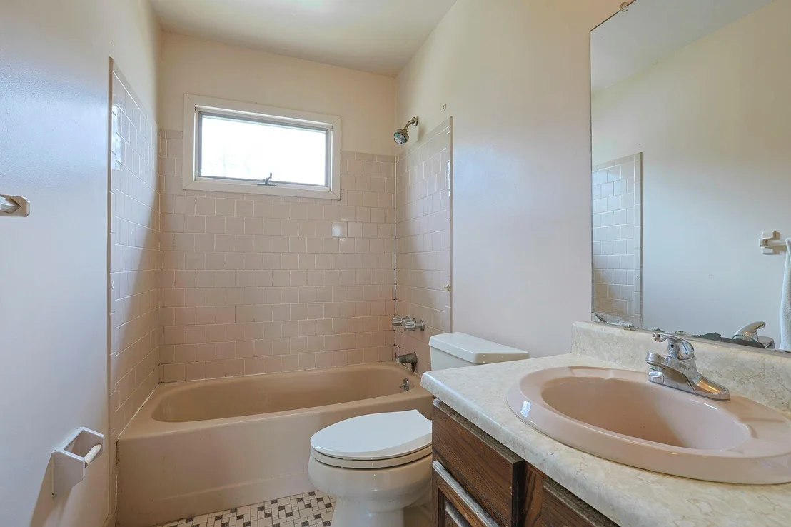 Photo of 73 Pine Avenue