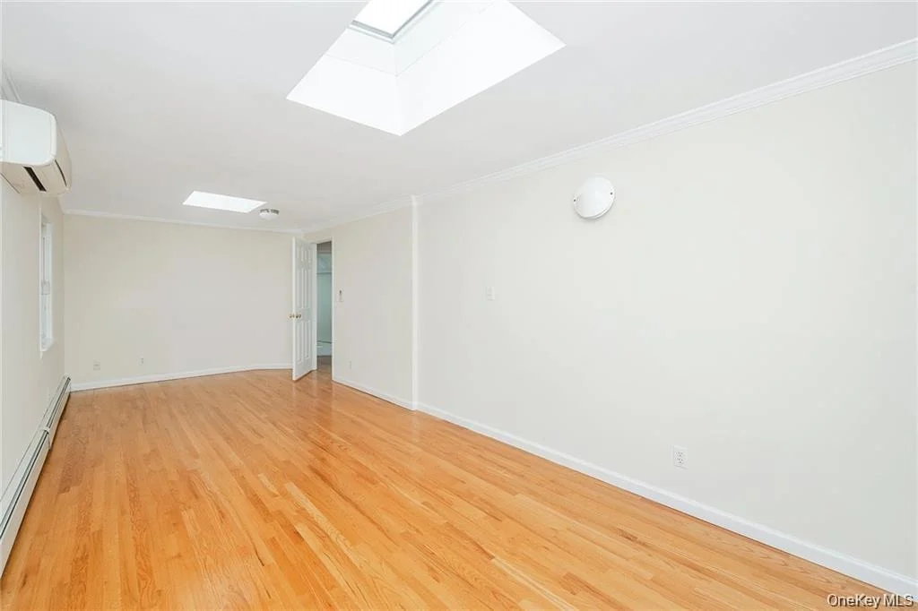 Photo of 10 BELL Place