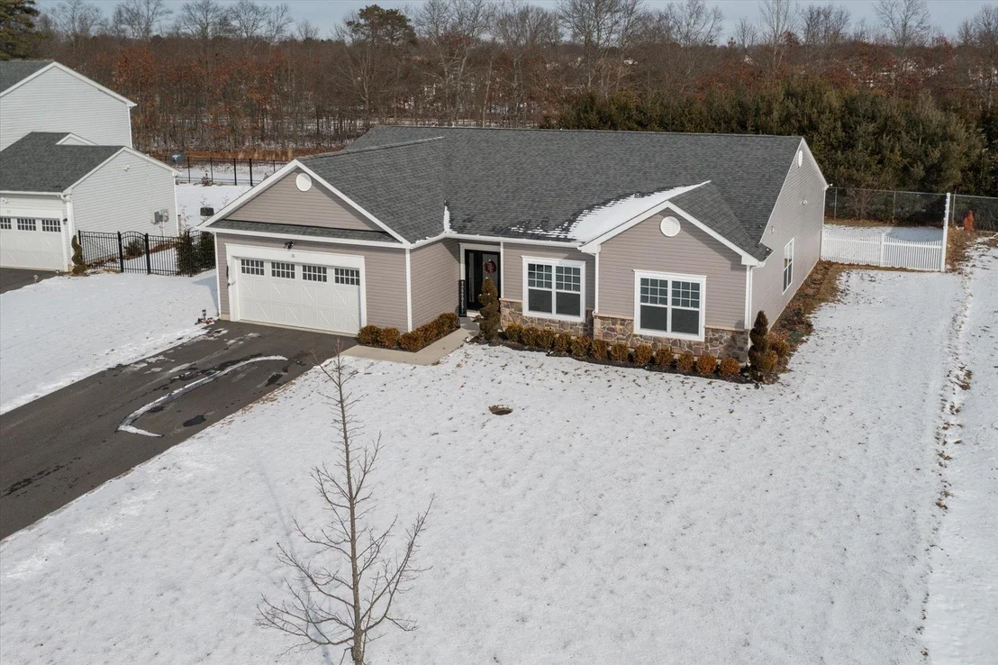 Photo of 15 Pondview Circle