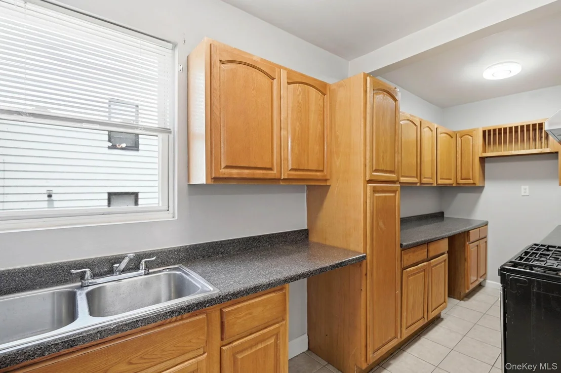 Photo of 4000 Pratt Avenue