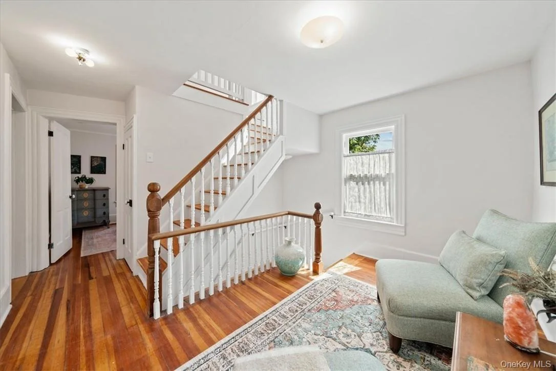 Photo of 2585 River Road