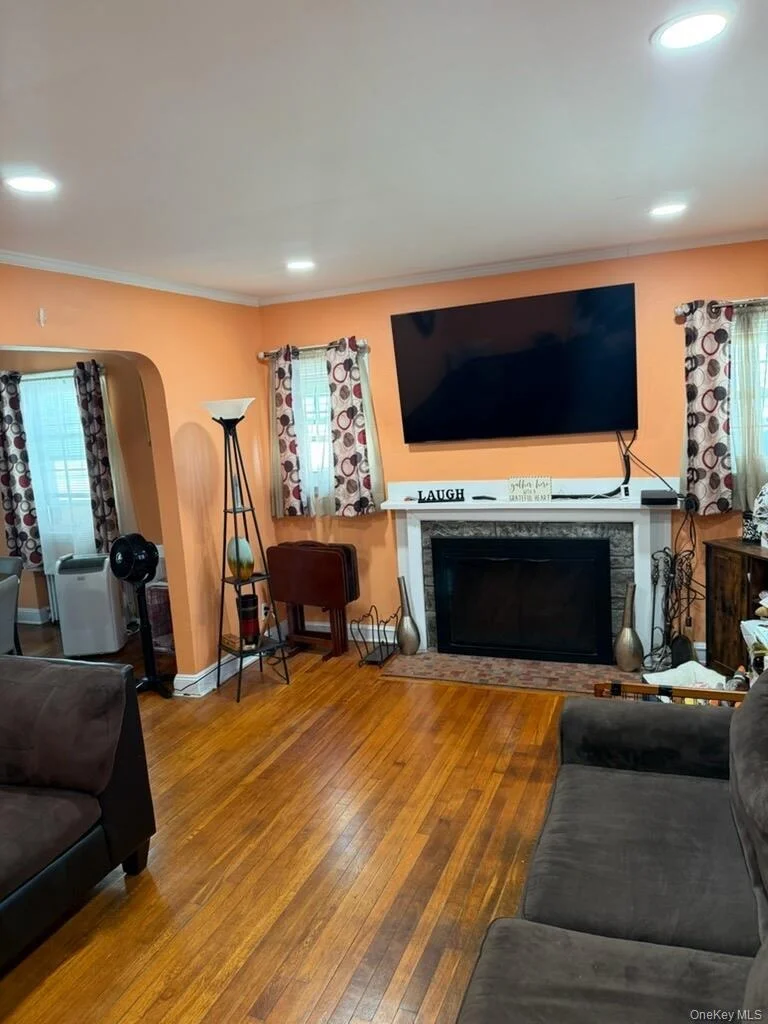 Photo of 1020 Garden Place