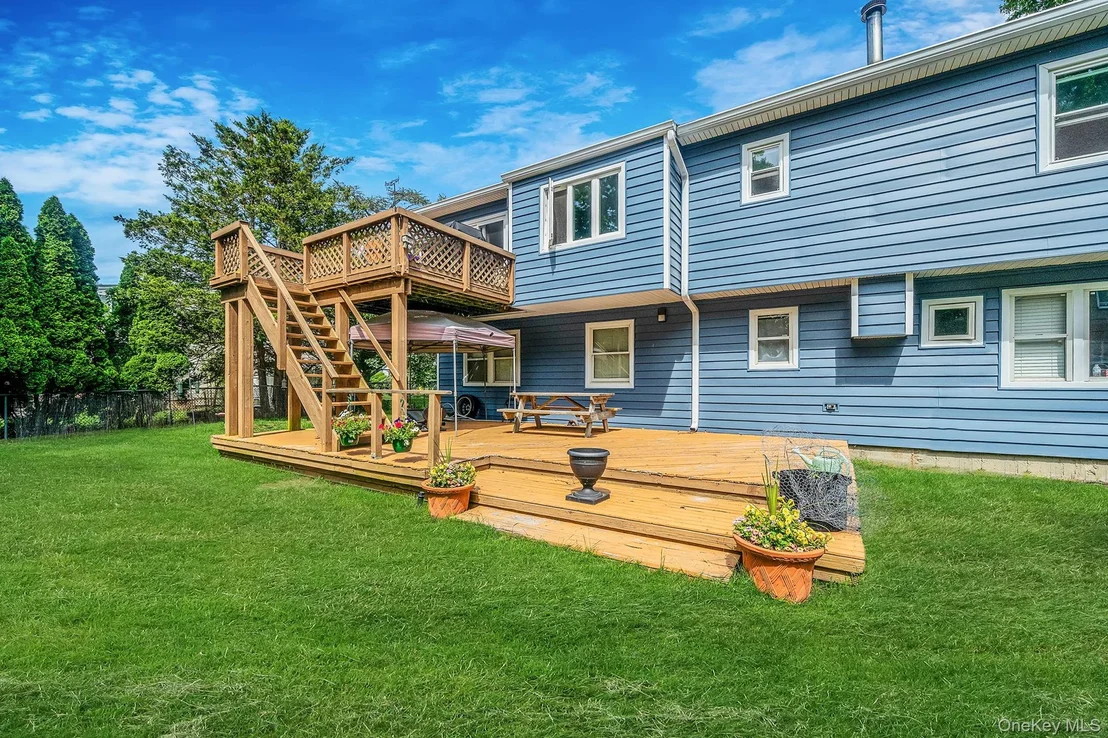Photo of 489 Carnation Drive