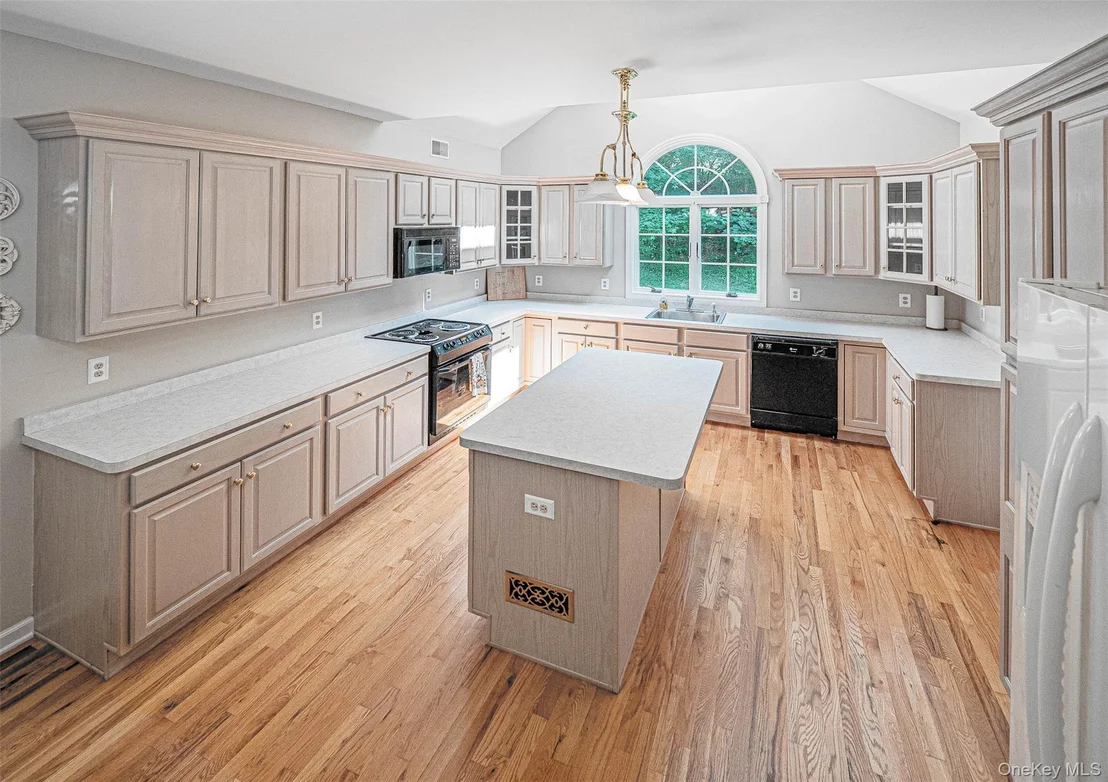 Photo of 84 Meadow Ridge Road