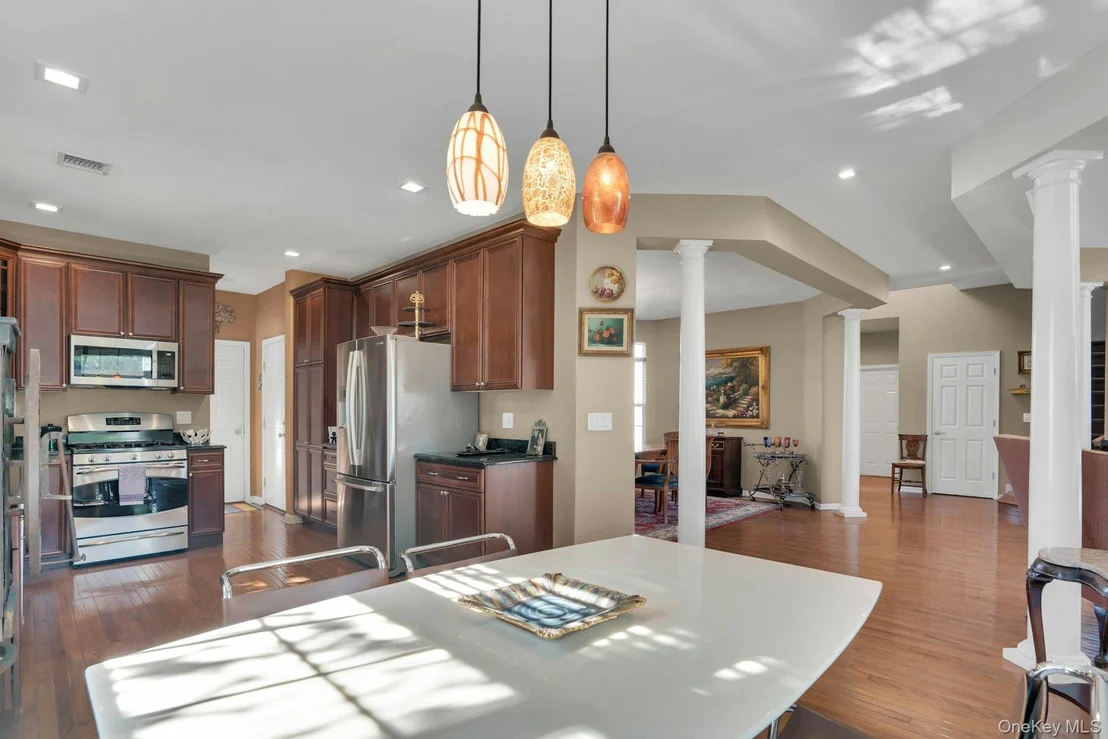 Photo of 420 Stonecrop Road