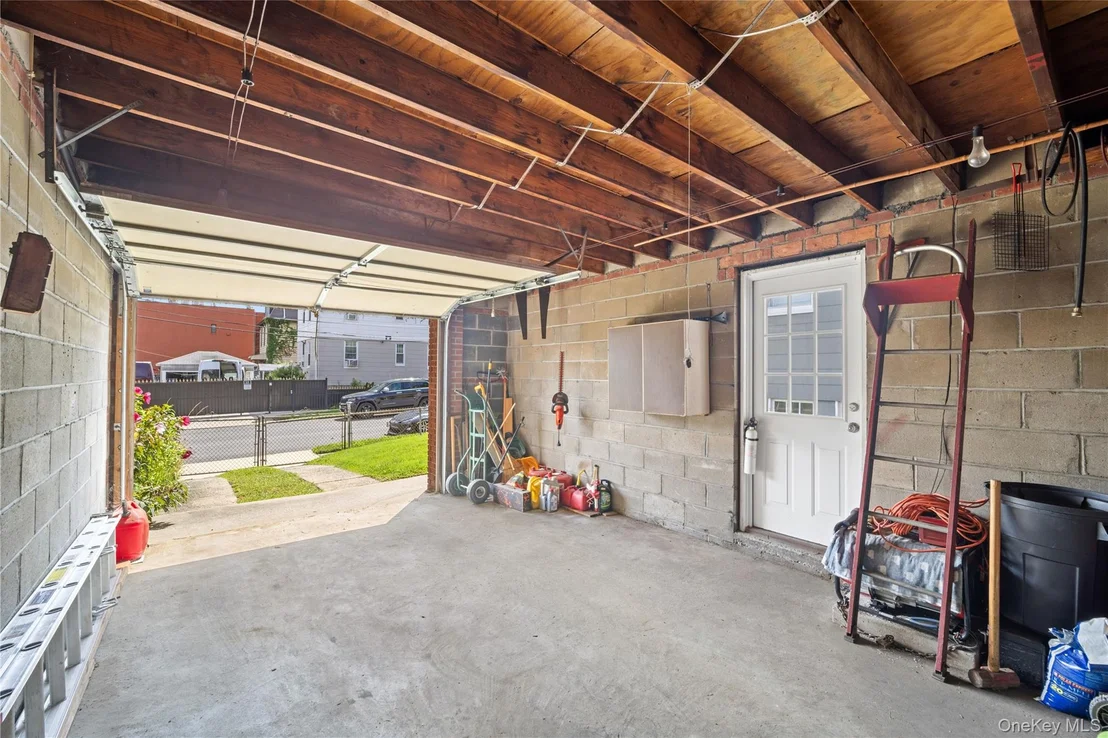 Photo of 6045 69th Street